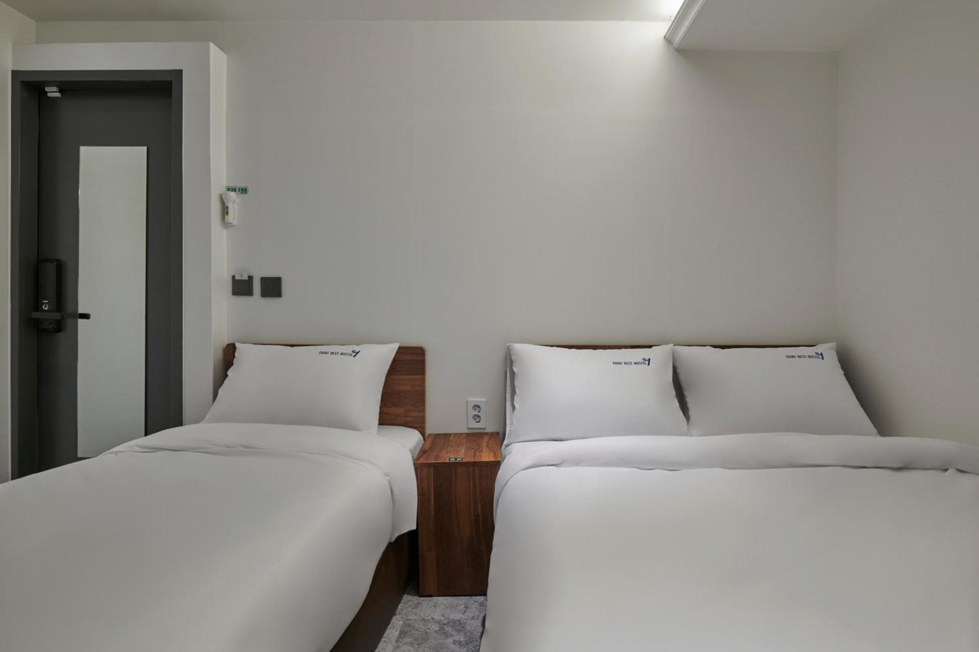 Eight Rest Hostel Myeongdong Seul Exterior foto